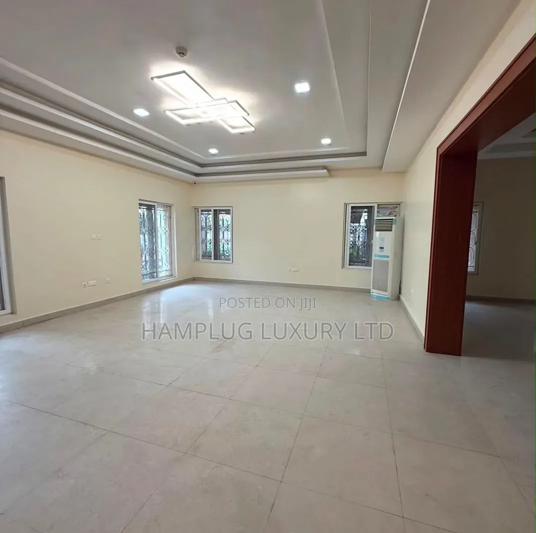 5bdrm Villa in Maitama for sale