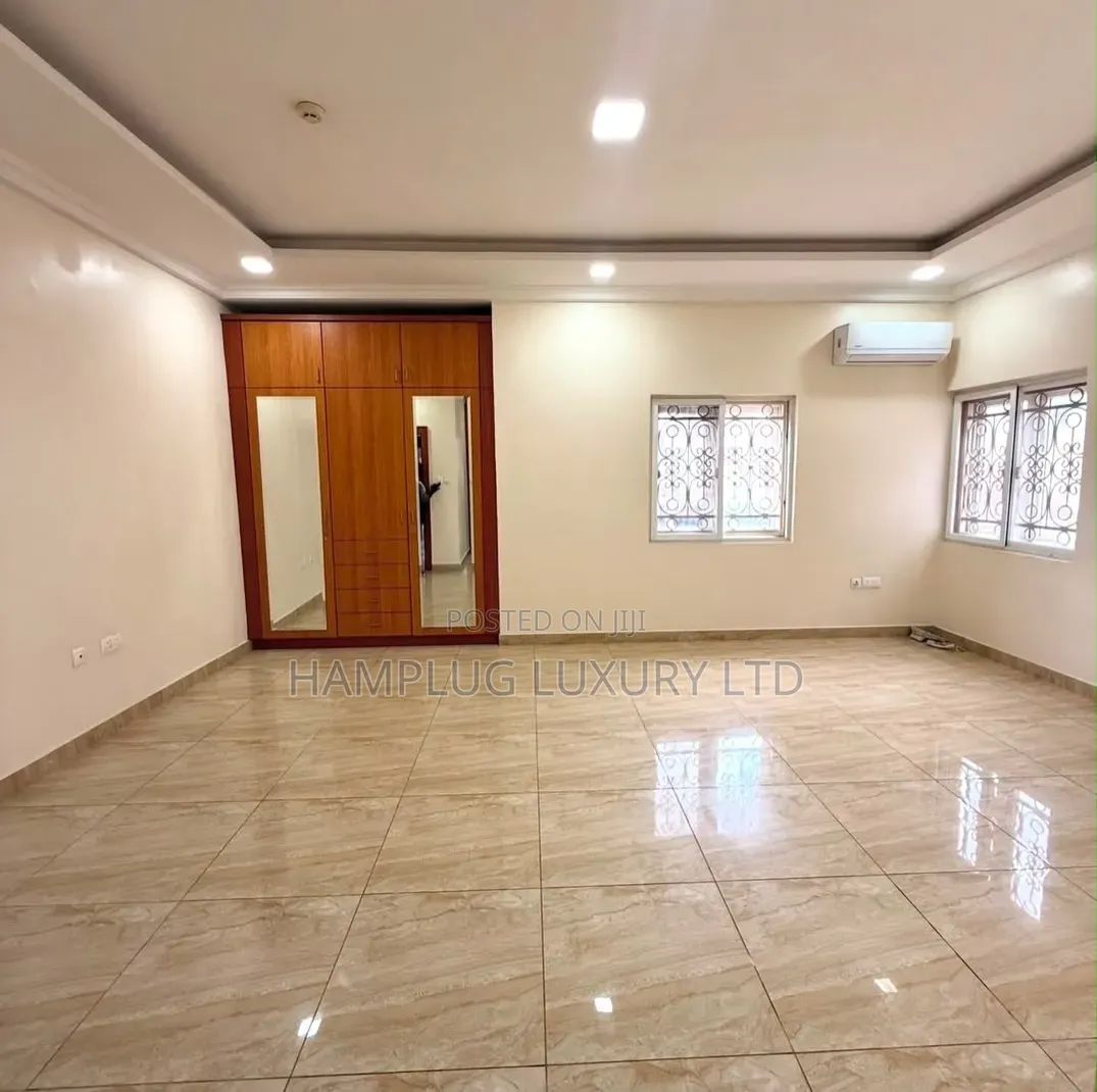 5bdrm Villa in Maitama for sale