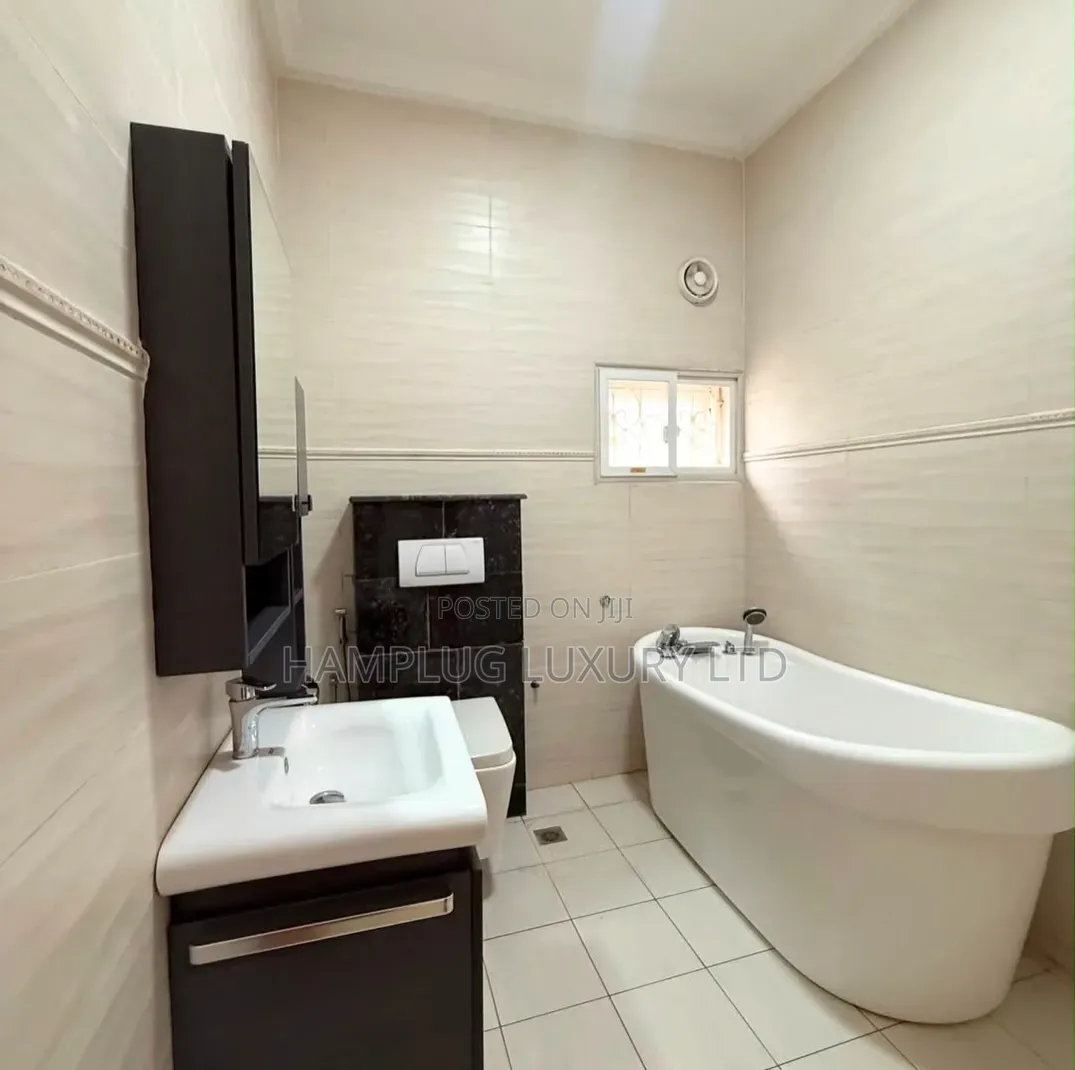 5bdrm Villa in Maitama for sale