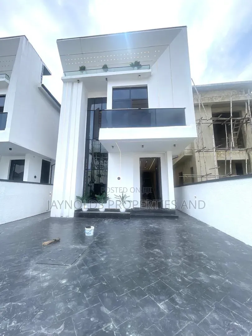 5bdrm Duplex in Ikota for sale