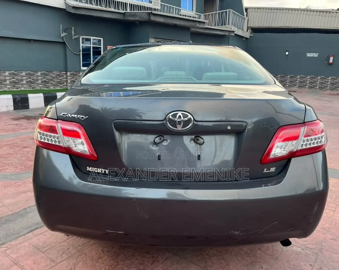 Toyota Camry 2010 Gray