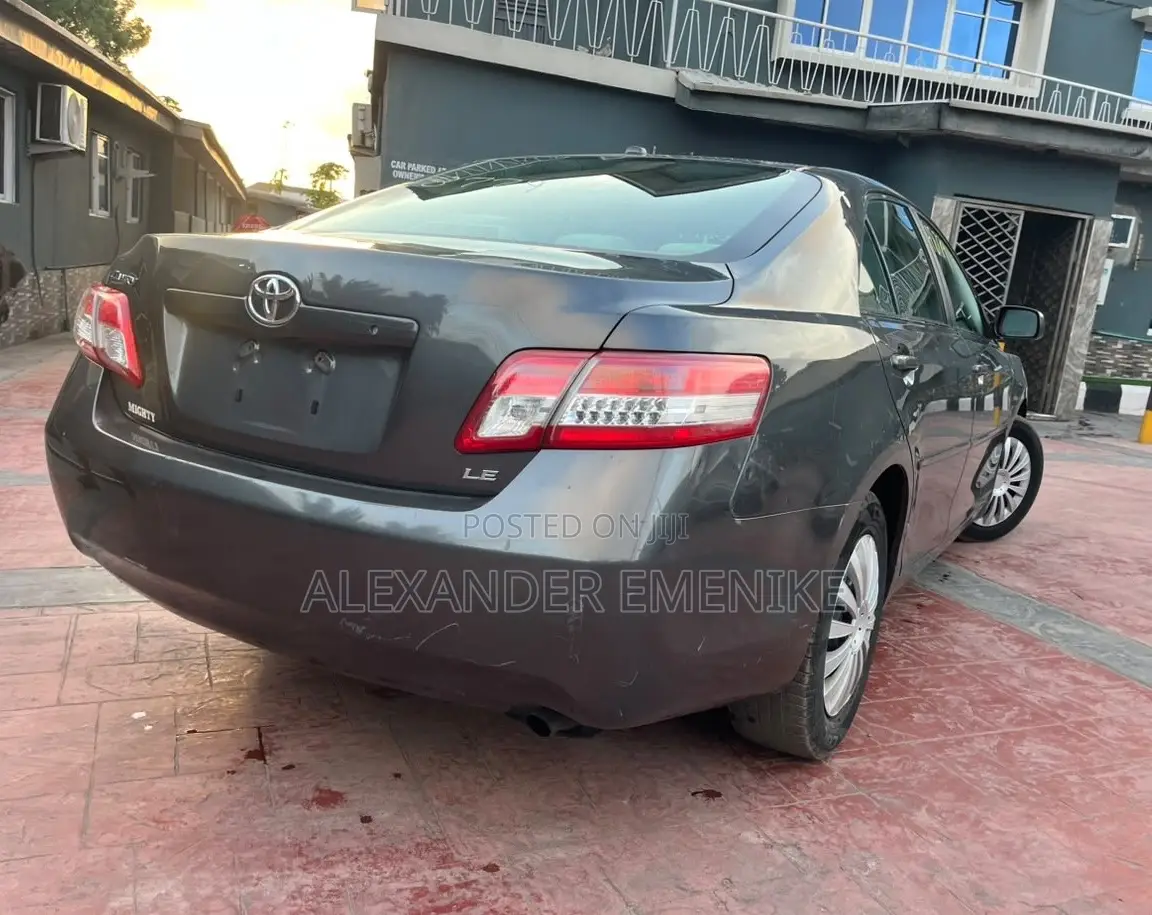 Toyota Camry 2010 Gray