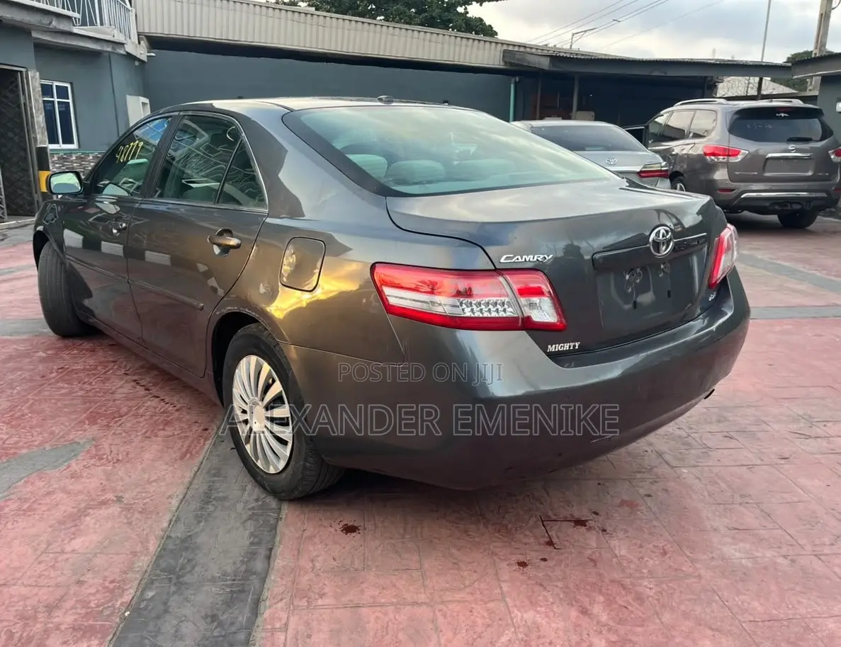 Toyota Camry 2010 Gray