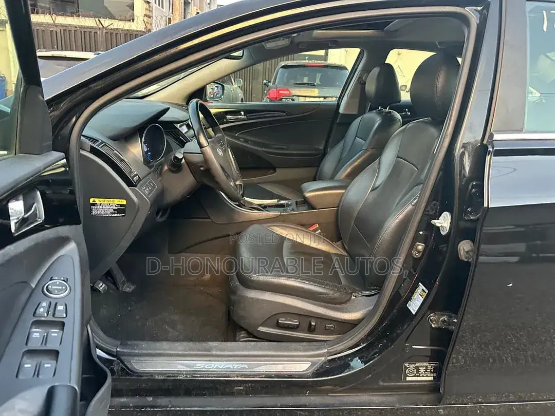 Hyundai Sonata Limited 2.0T Sedan (2.0L 4cyl 6A) 2013 Black