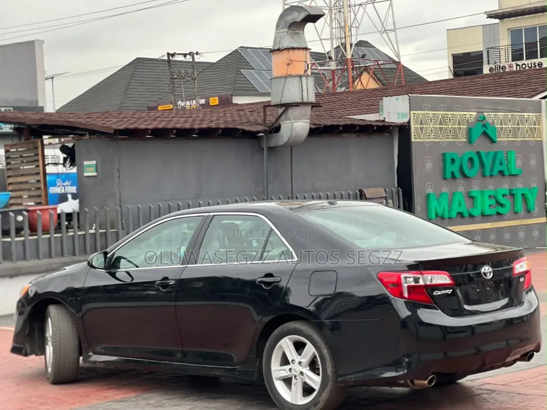 Toyota Camry SE V6 4dr Sedan (3.5L 6cyl 6A) 2012 Black