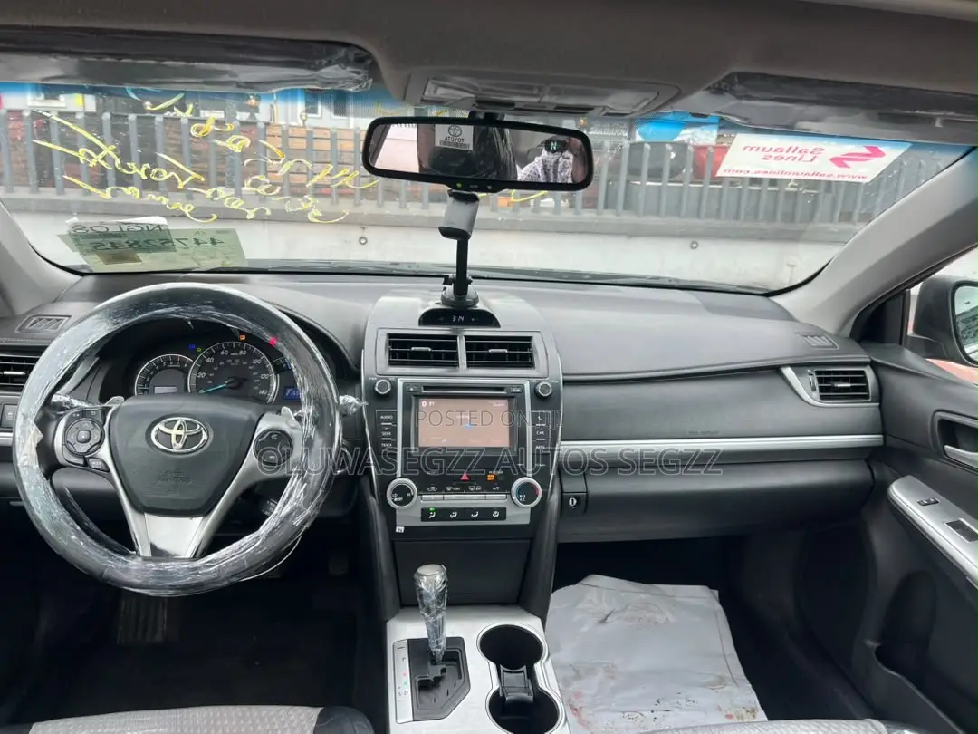 Toyota Camry SE V6 4dr Sedan (3.5L 6cyl 6A) 2012 Black