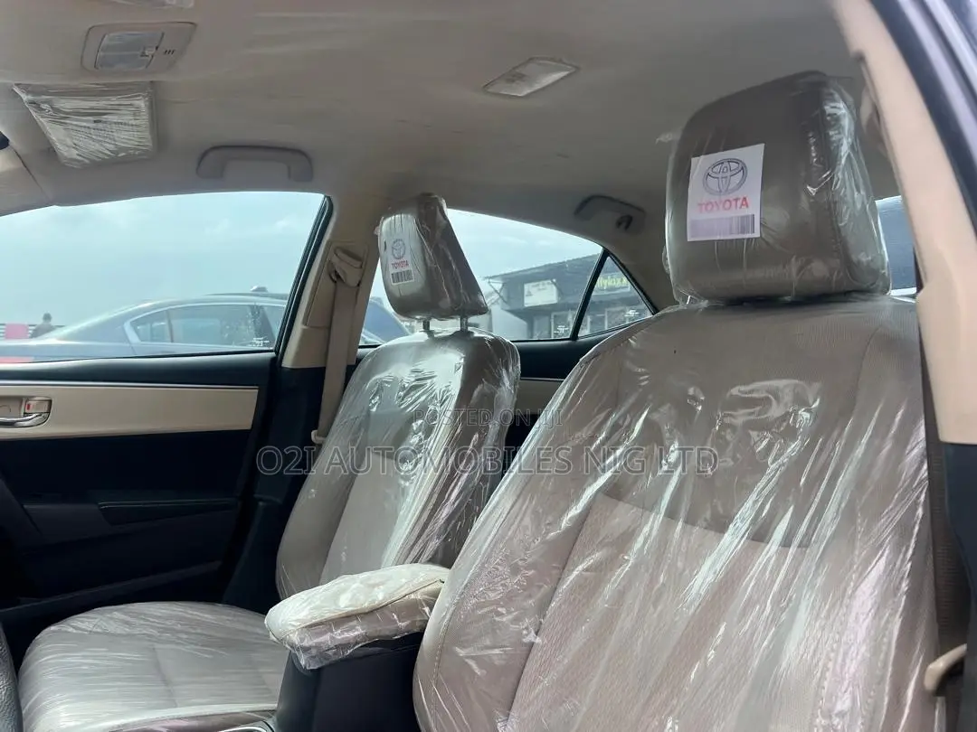 Toyota Corolla 2015 Black