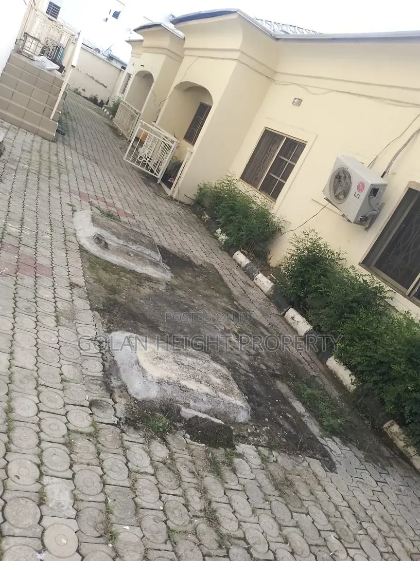 3bdrm Block of Flats in Gwarinpa Estate, Bunkoro for sale