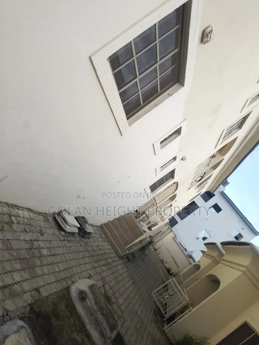 3bdrm Block of Flats in Gwarinpa Estate, Bunkoro for sale