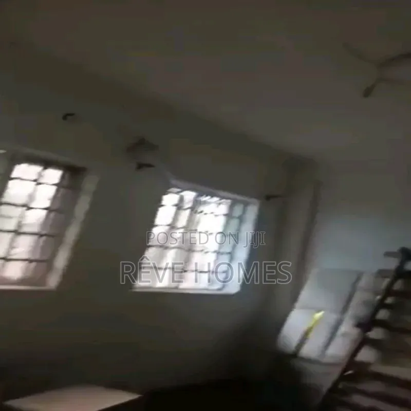 Mini Flat in Adekunle for rent