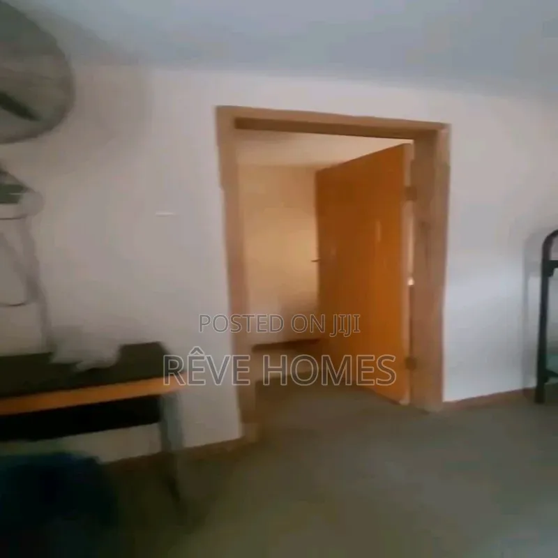 Studio Apartment in Adekunle for rent