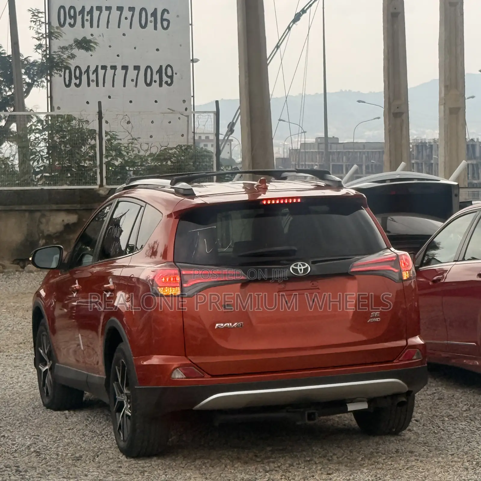 Toyota RAV4 SE AWD (2.5L 4cyl 6A) 2016 Orange