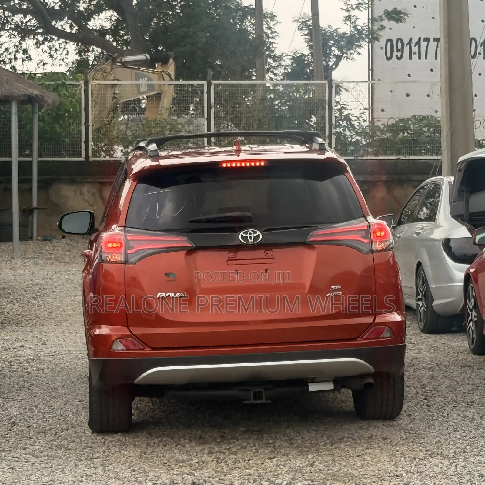 Toyota RAV4 SE AWD (2.5L 4cyl 6A) 2016 Orange