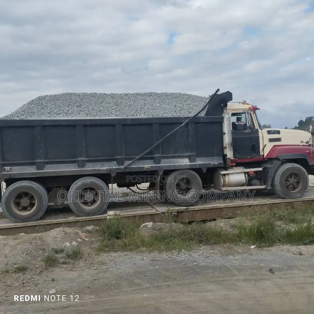 Iron Black Chippings No.3, No.4, No.5, Mixed | Direct Quarry