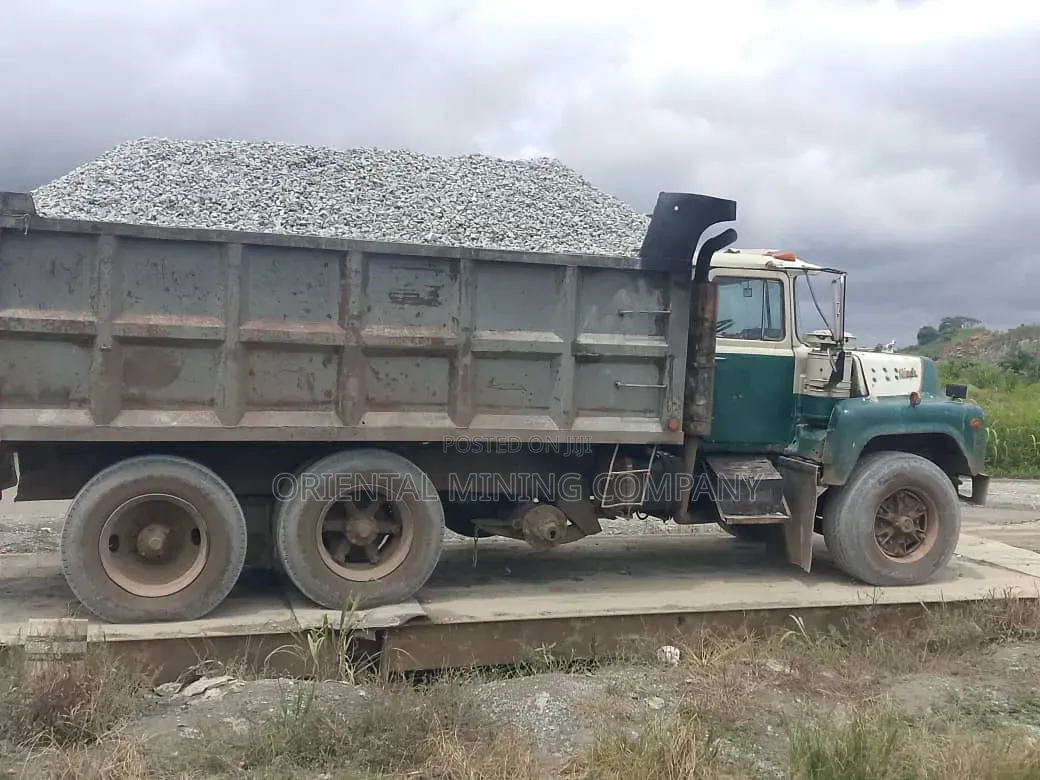 Iron Black Granite No.5 1/2" | for Slab Concrete | Trucks Available*