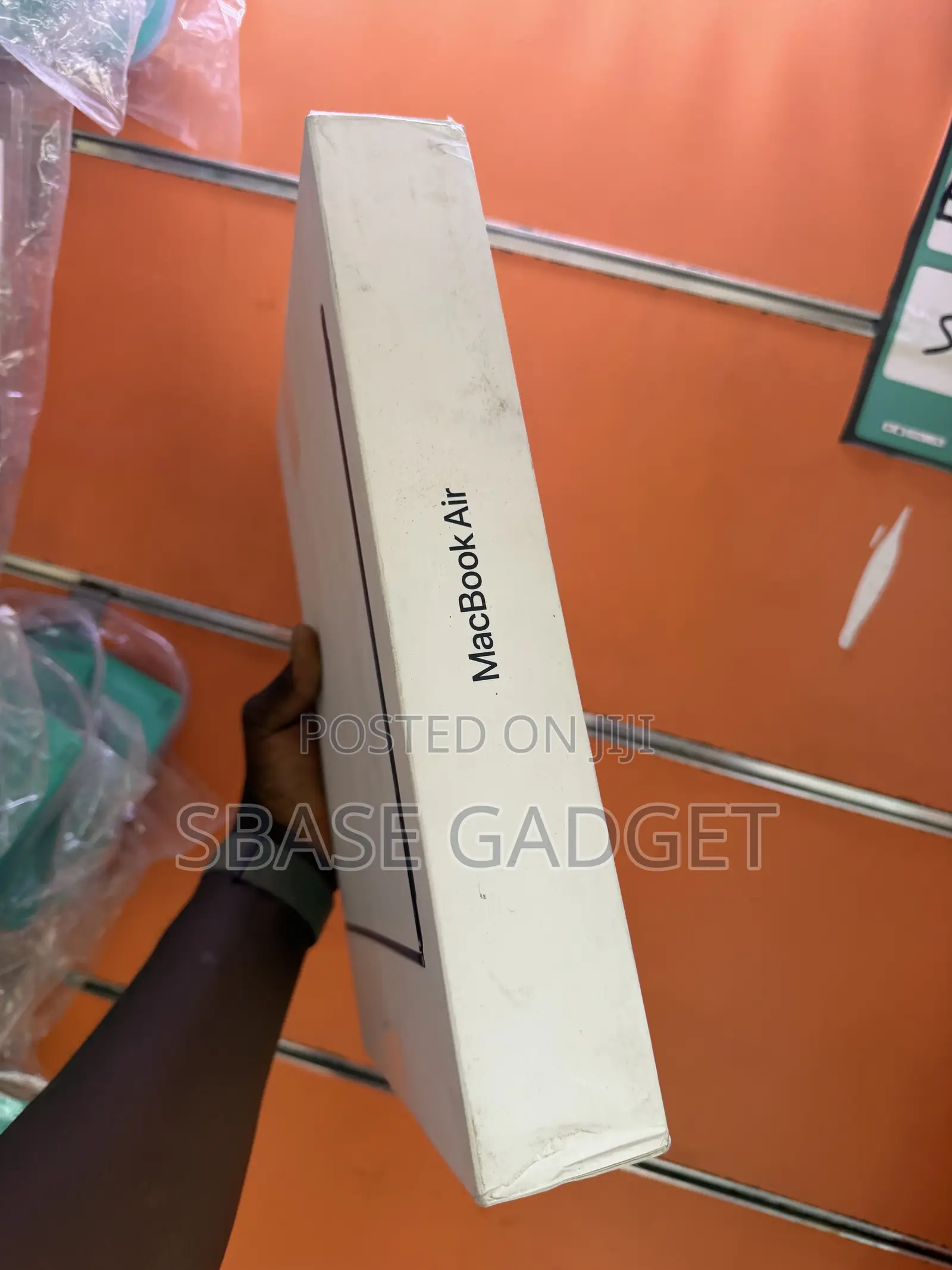 New Laptop Apple MacBook Air 2025 M4 16GB Apple M4 SSD 256GB