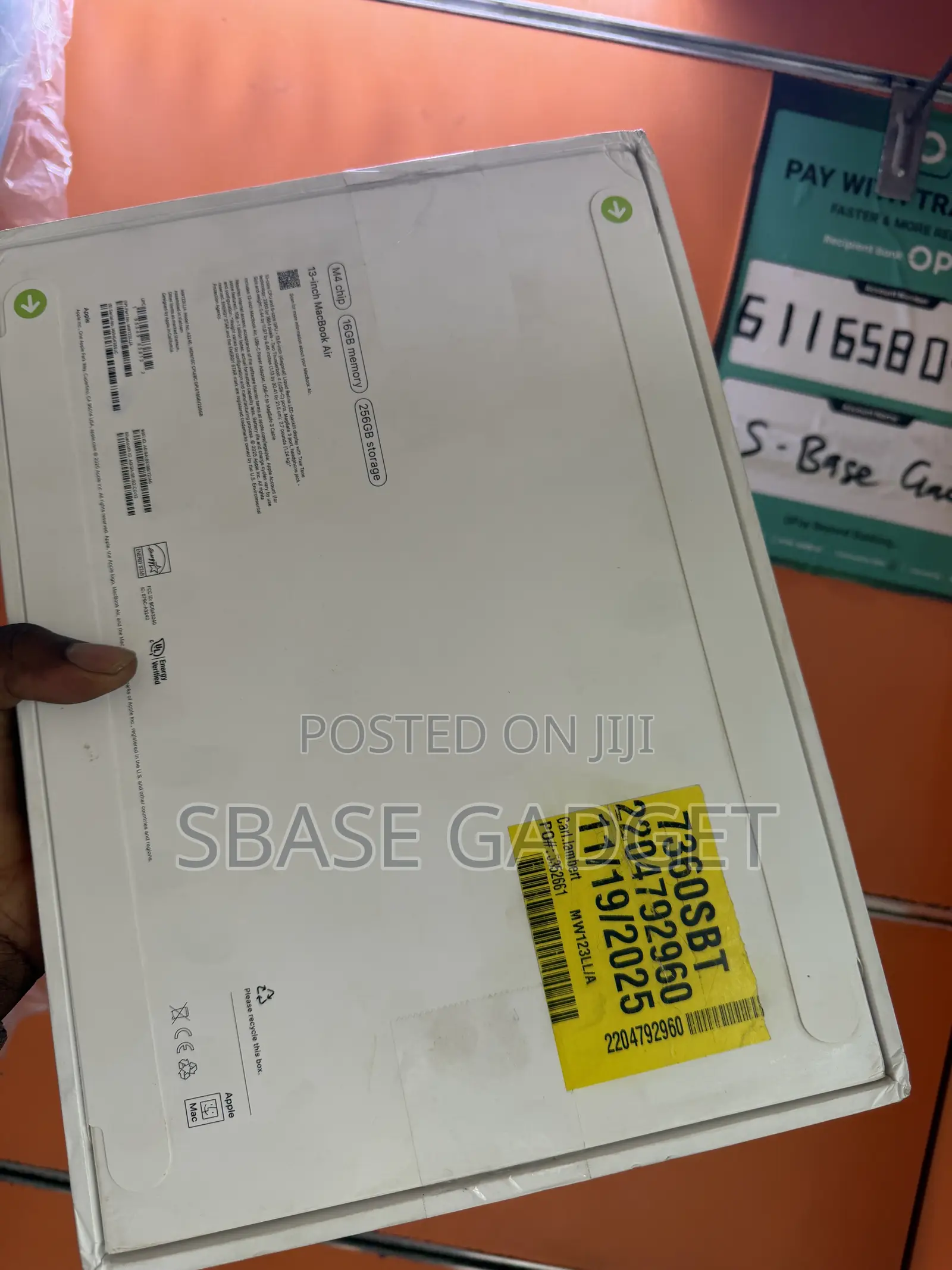 New Laptop Apple MacBook Air 2025 M4 16GB Apple M4 SSD 256GB
