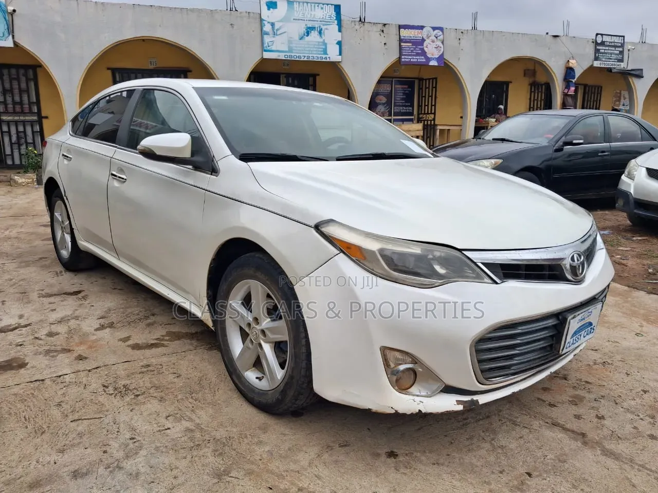 Toyota Avalon XLE Premium Sedan FWD (3.5L 6cyl 6A) 2013 White
