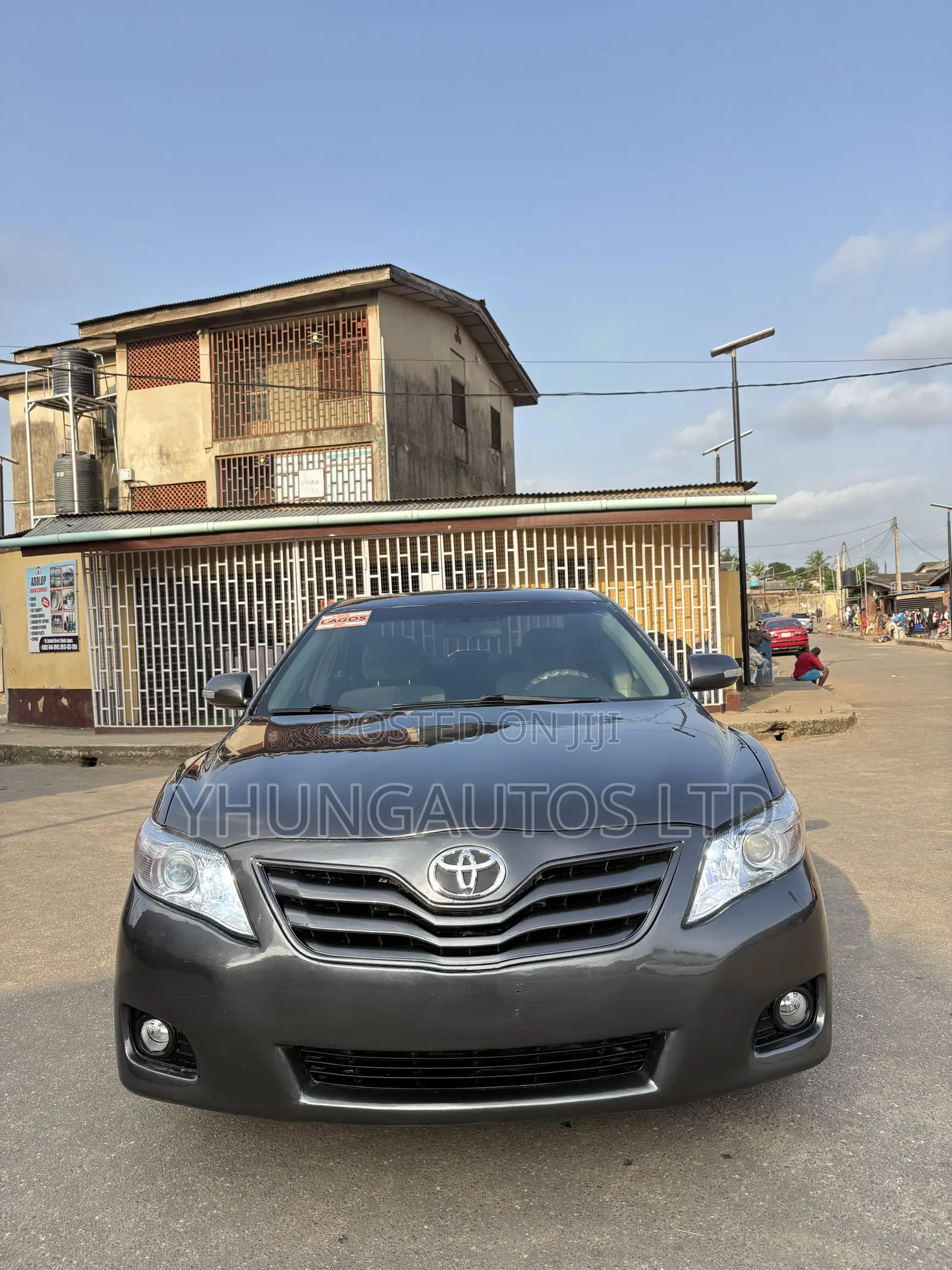 Toyota Camry LE 4dr Sedan (2.5L 4cyl 6AM) 2010 Gray