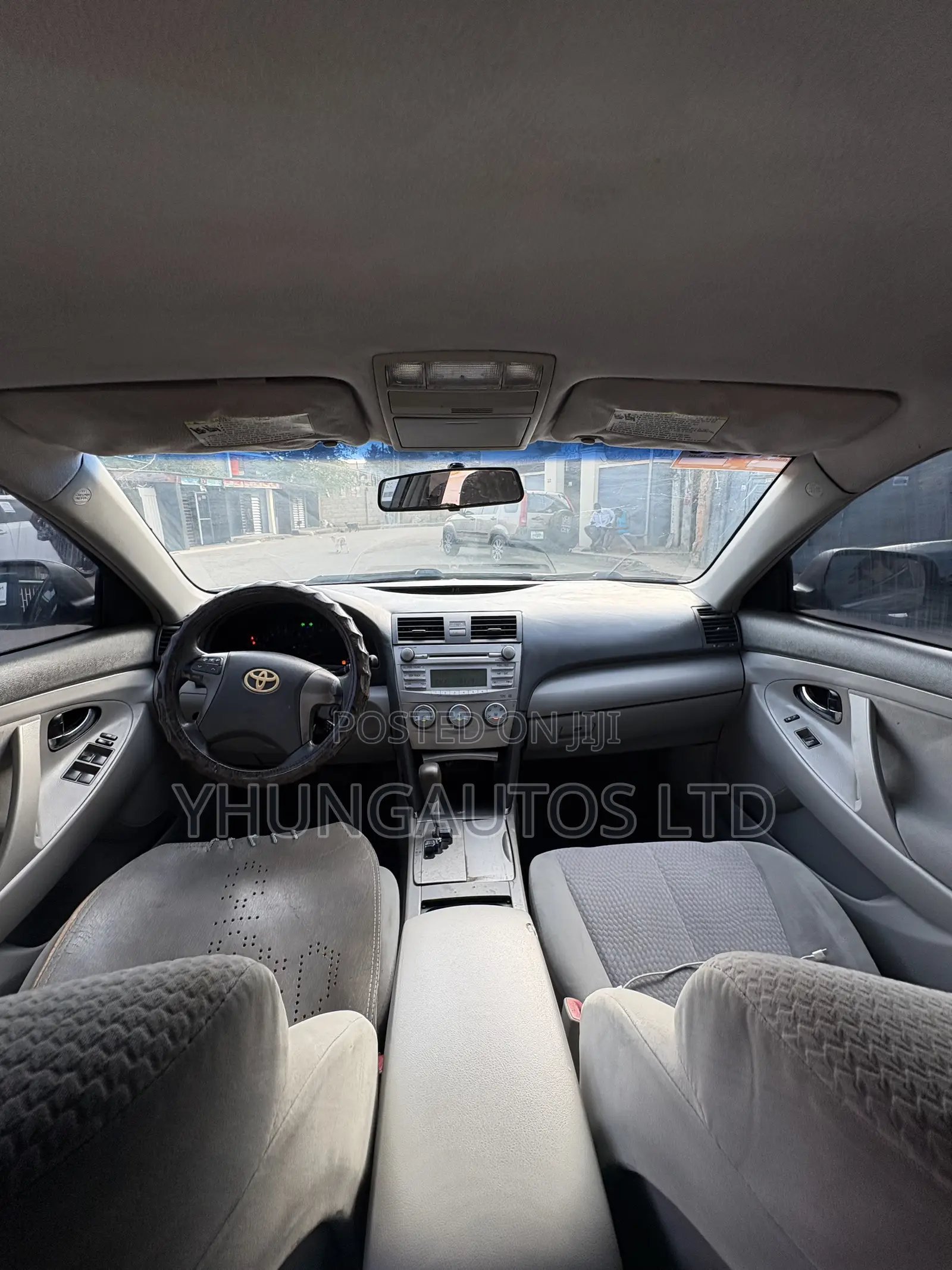 Toyota Camry LE 4dr Sedan (2.5L 4cyl 6AM) 2010 Gray