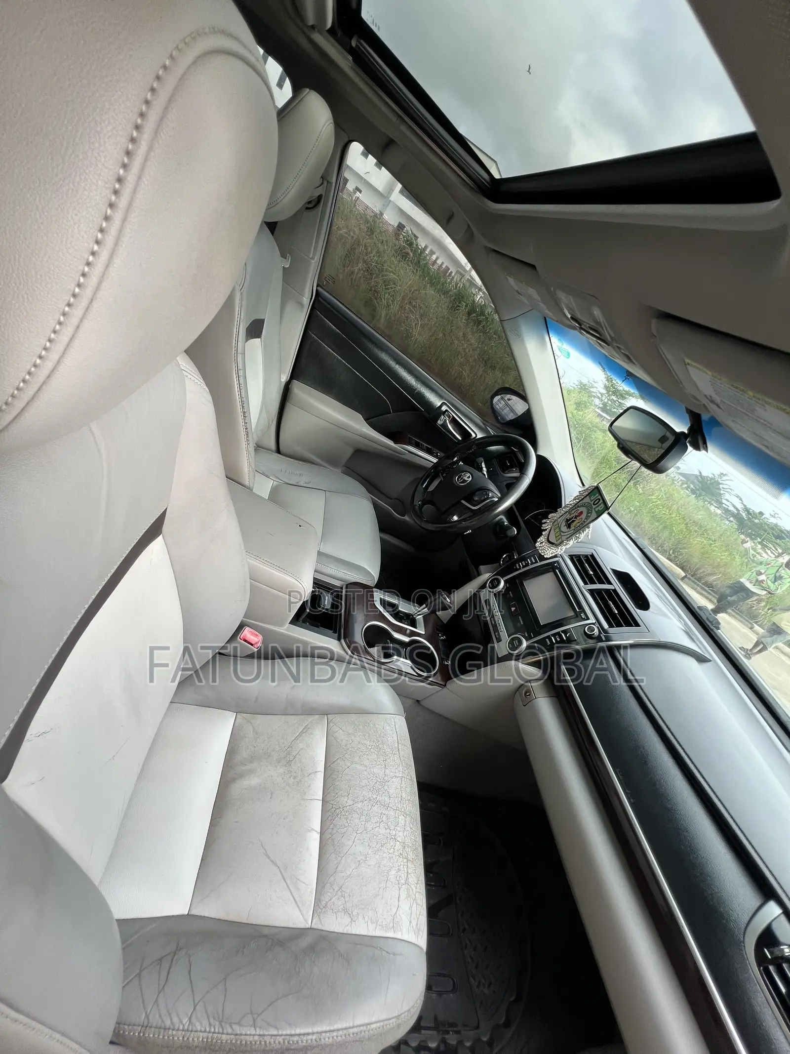Toyota Camry XLE 4dr Sedan (2.5L 4cyl 6A) 2014 Gray