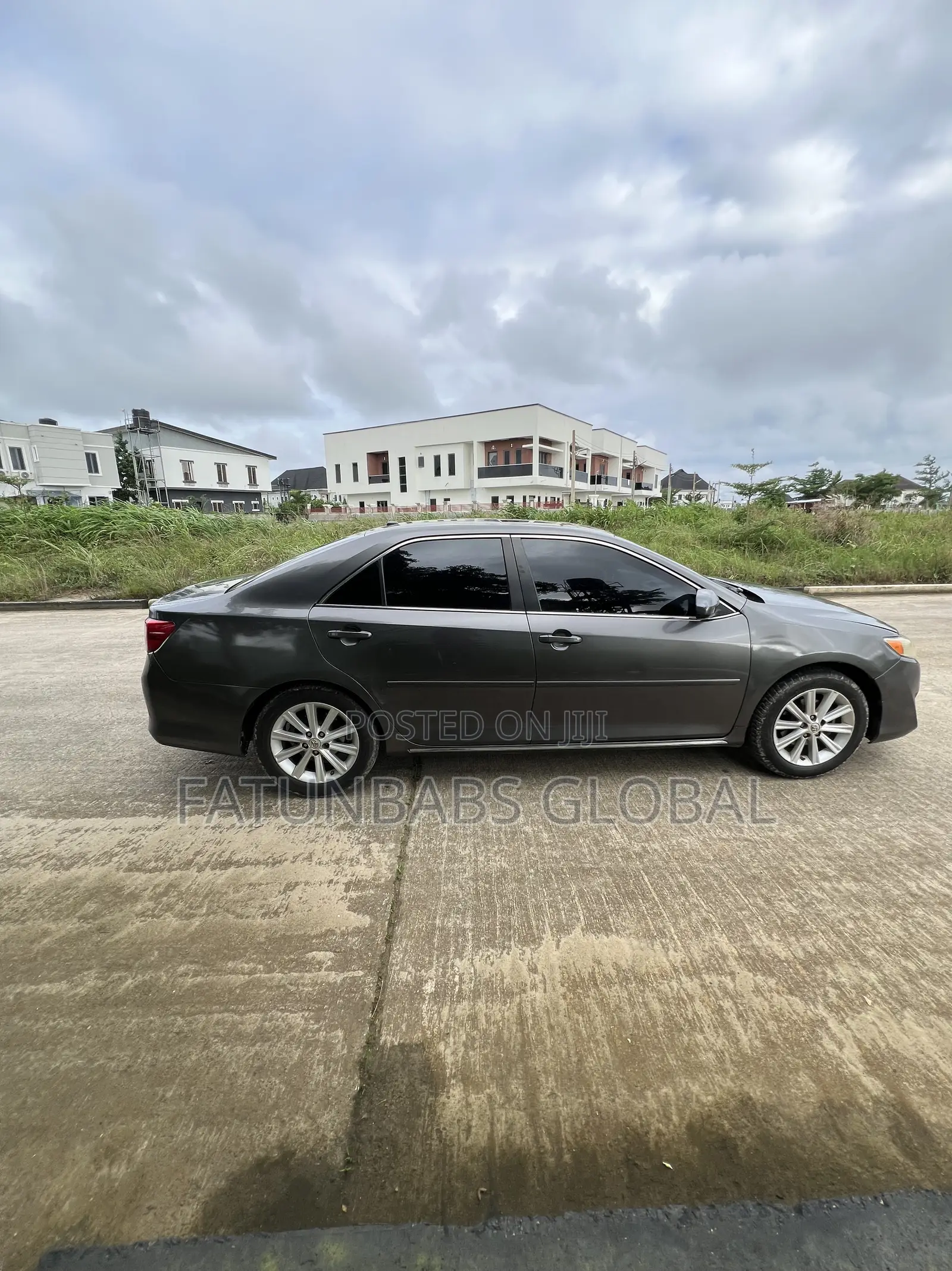 Toyota Camry XLE 4dr Sedan (2.5L 4cyl 6A) 2014 Gray