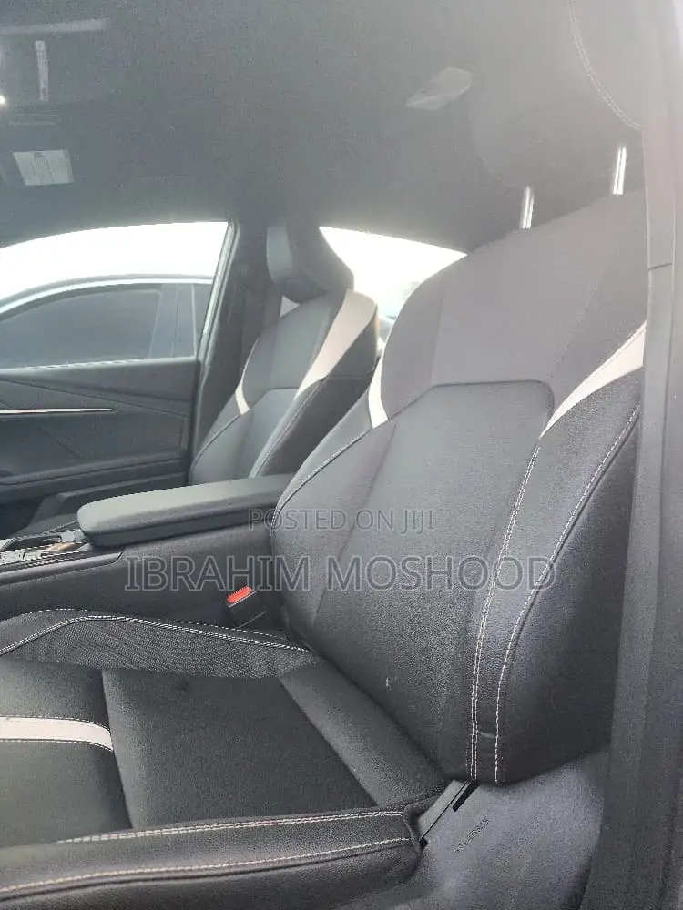 Toyota Camry SE 2025 Gray