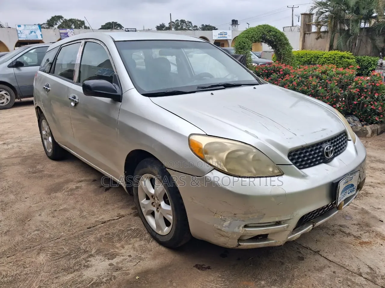 Toyota Matrix XR Hatchback FWD (1.8L 4cyl 4A) 2004 Silver