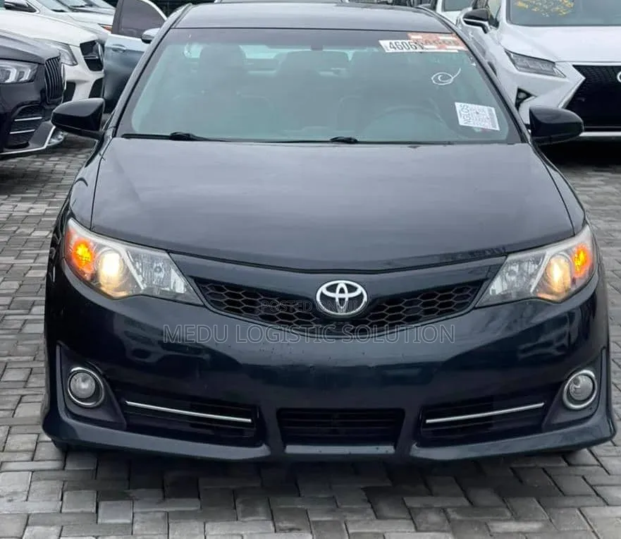 Toyota Camry SE 4dr Sedan (2.5L 4cyl 6A) 2014 Black