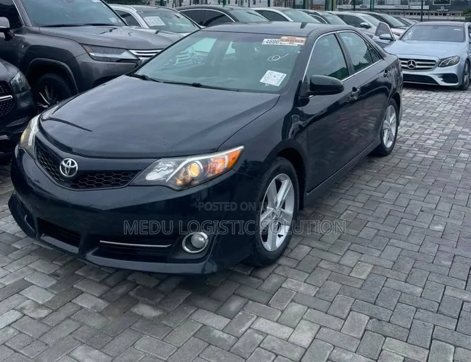 Toyota Camry SE 4dr Sedan (2.5L 4cyl 6A) 2014 Black