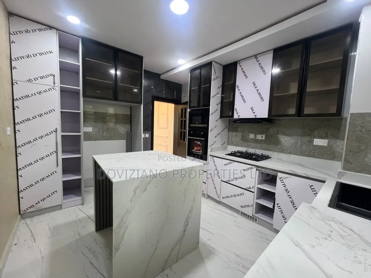 3bdrm Apartment in Lekki Phase 1 for rent