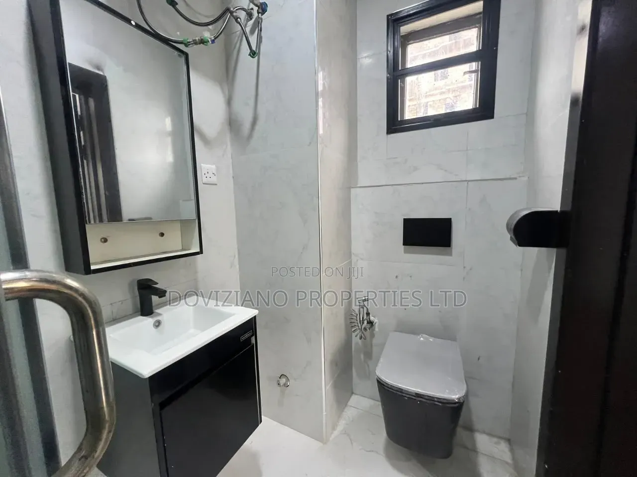 3bdrm Apartment in Lekki Phase 1 for rent