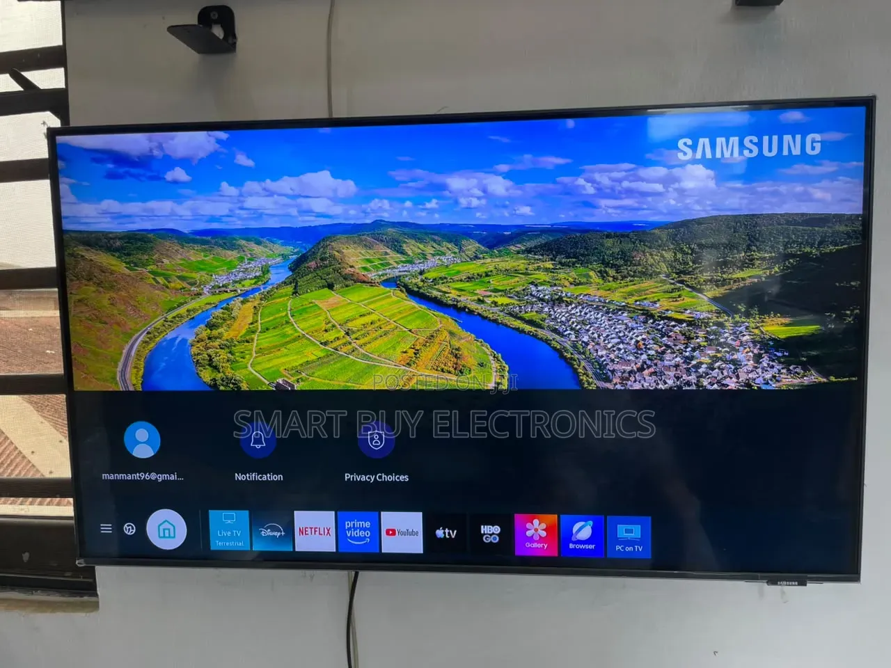 Samsung 43" AU8100 Crystal UHD Smart TV