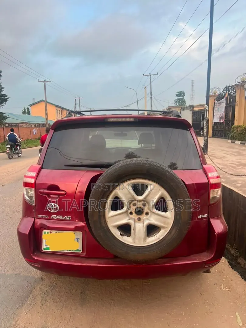 Toyota RAV4 2.0 VVT-i 2008 Red
