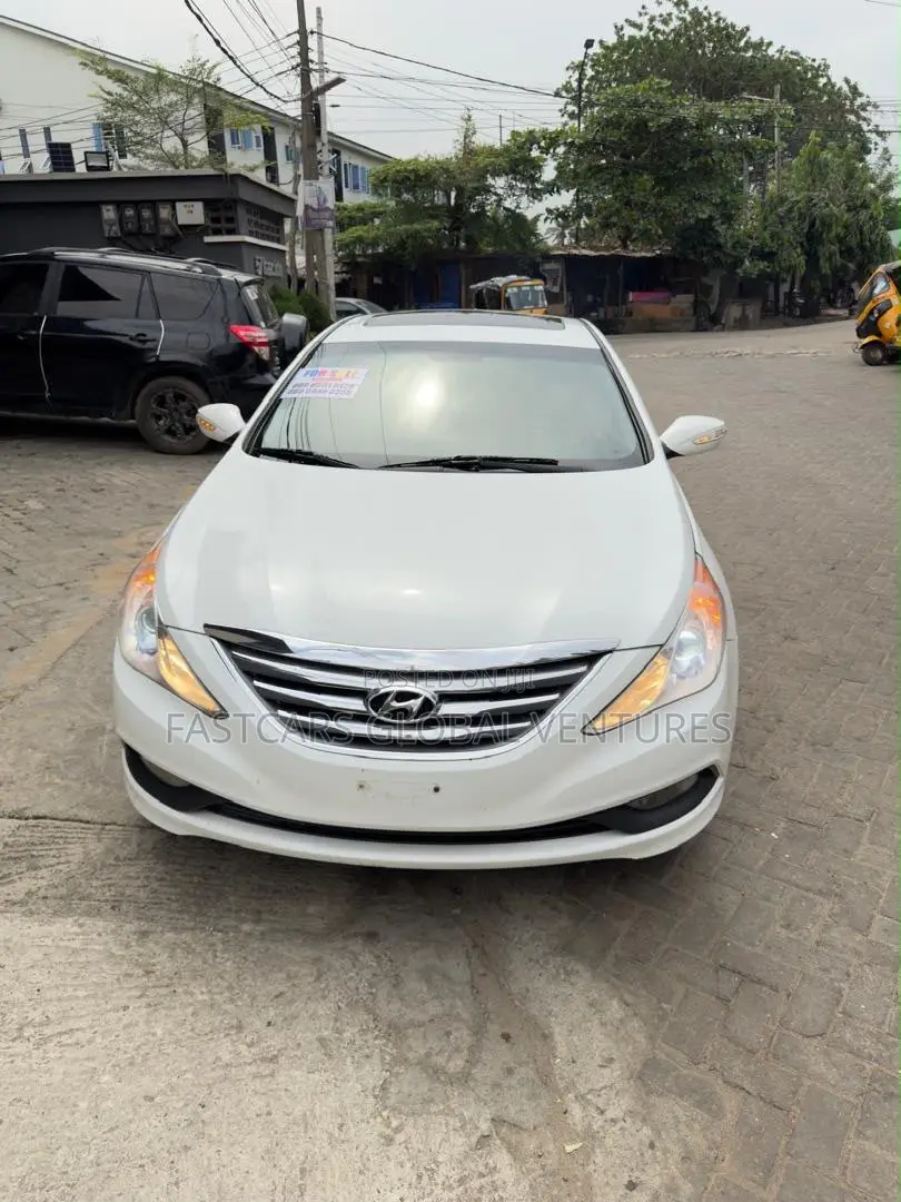 Hyundai Sonata Limited 2.0T Sedan (2.0L 4cyl 6A) 2013 White