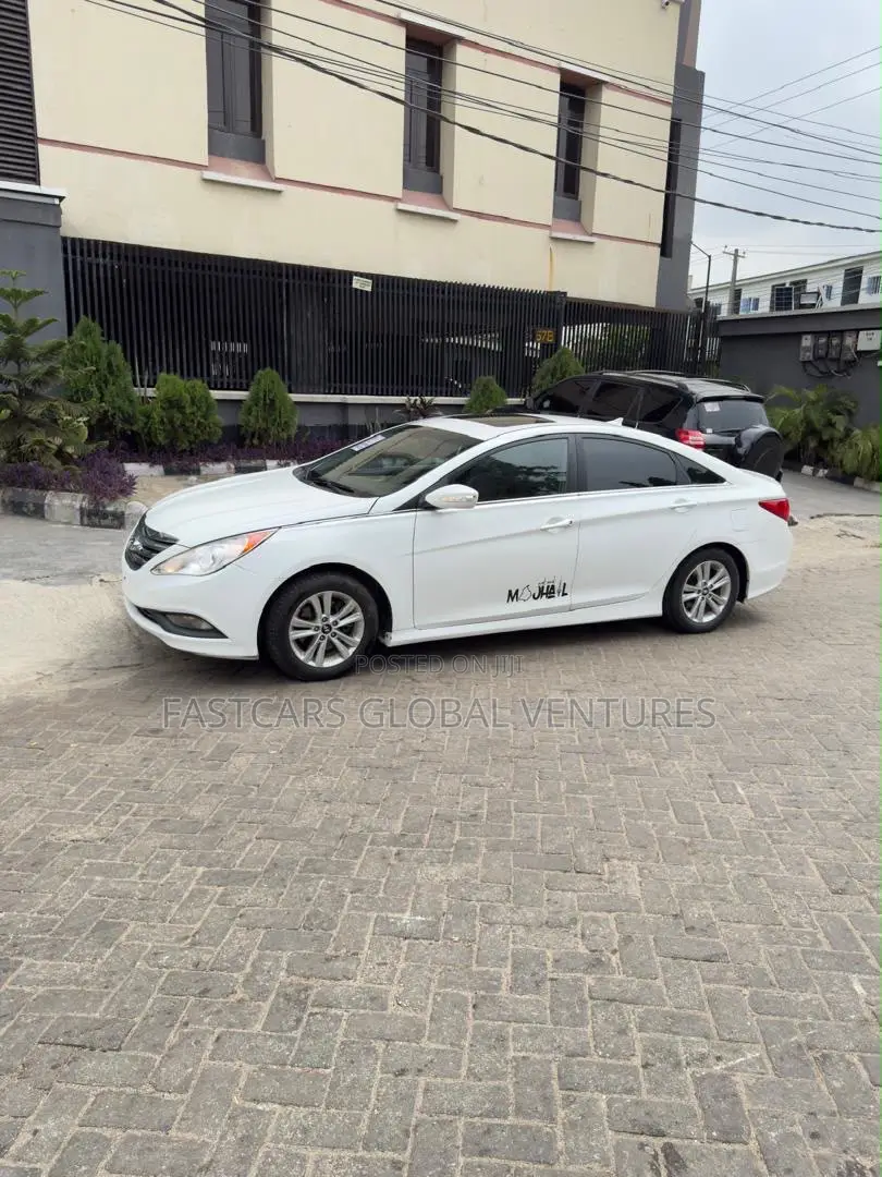 Hyundai Sonata Limited 2.0T Sedan (2.0L 4cyl 6A) 2013 White