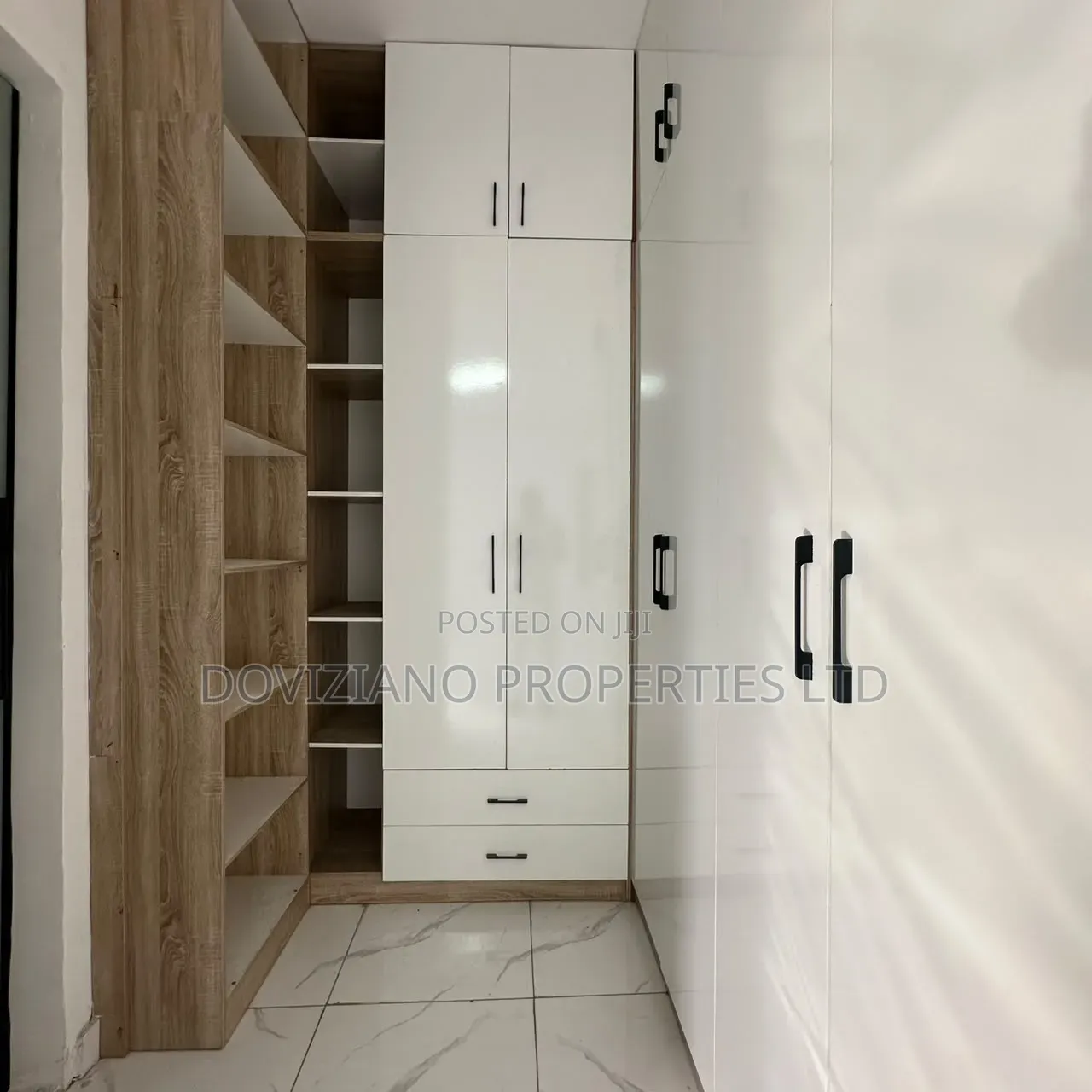 4bdrm Duplex in Ogombo for sale
