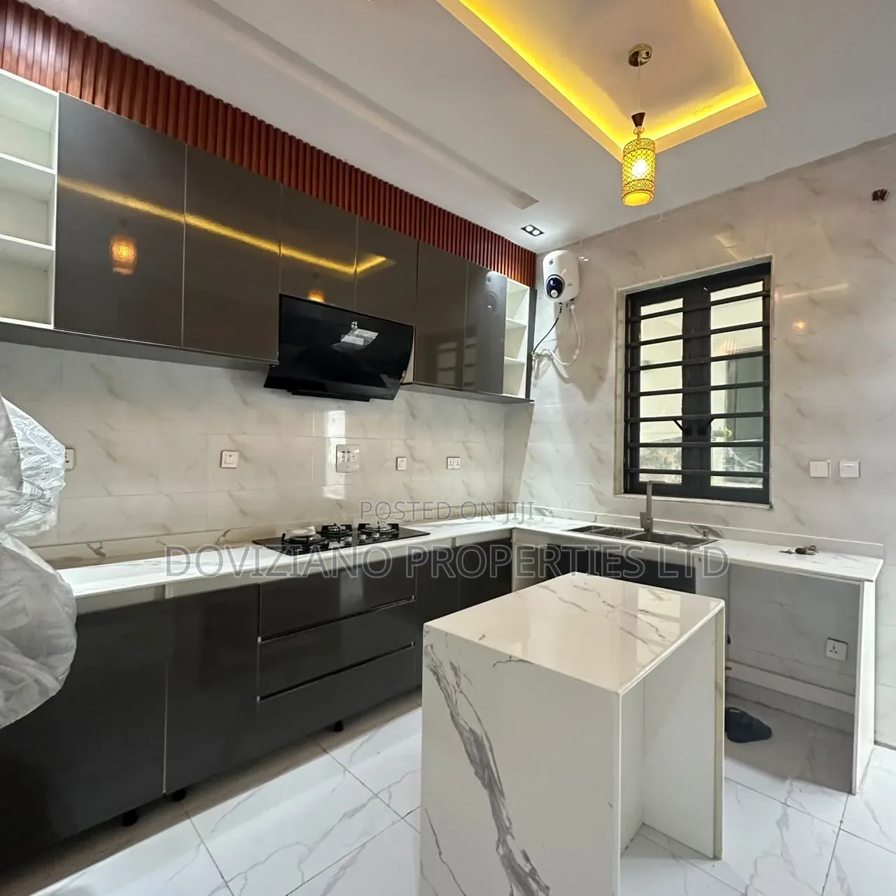 4bdrm Duplex in Ogombo for sale