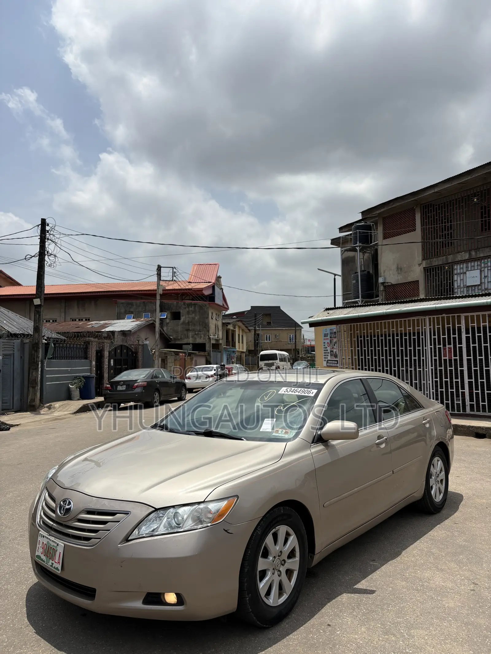 Toyota Camry XLE V6 4dr Sedan (3.5L 6cyl 6AM) 2008 Gold