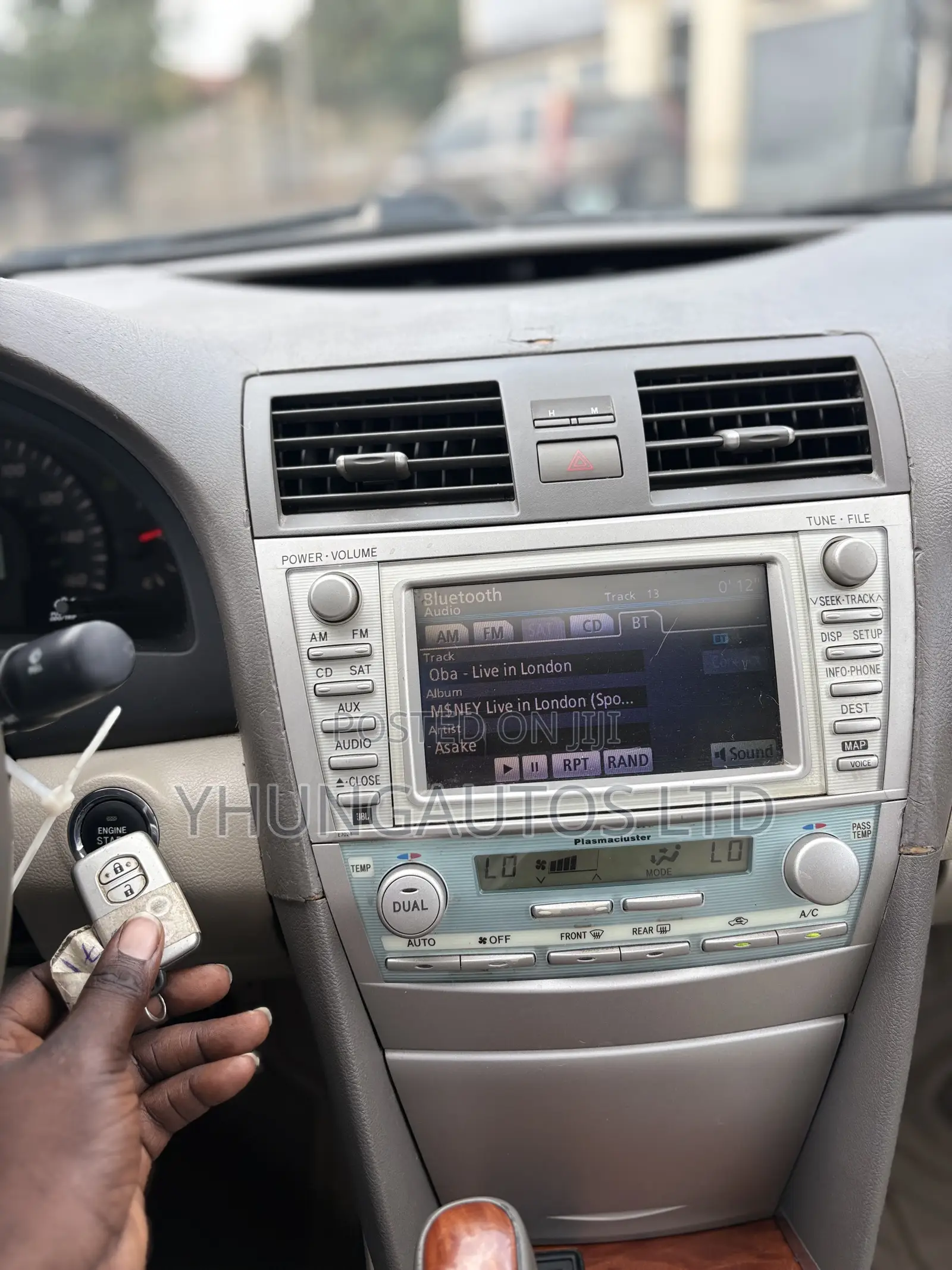 Toyota Camry XLE V6 4dr Sedan (3.5L 6cyl 6AM) 2008 Gold