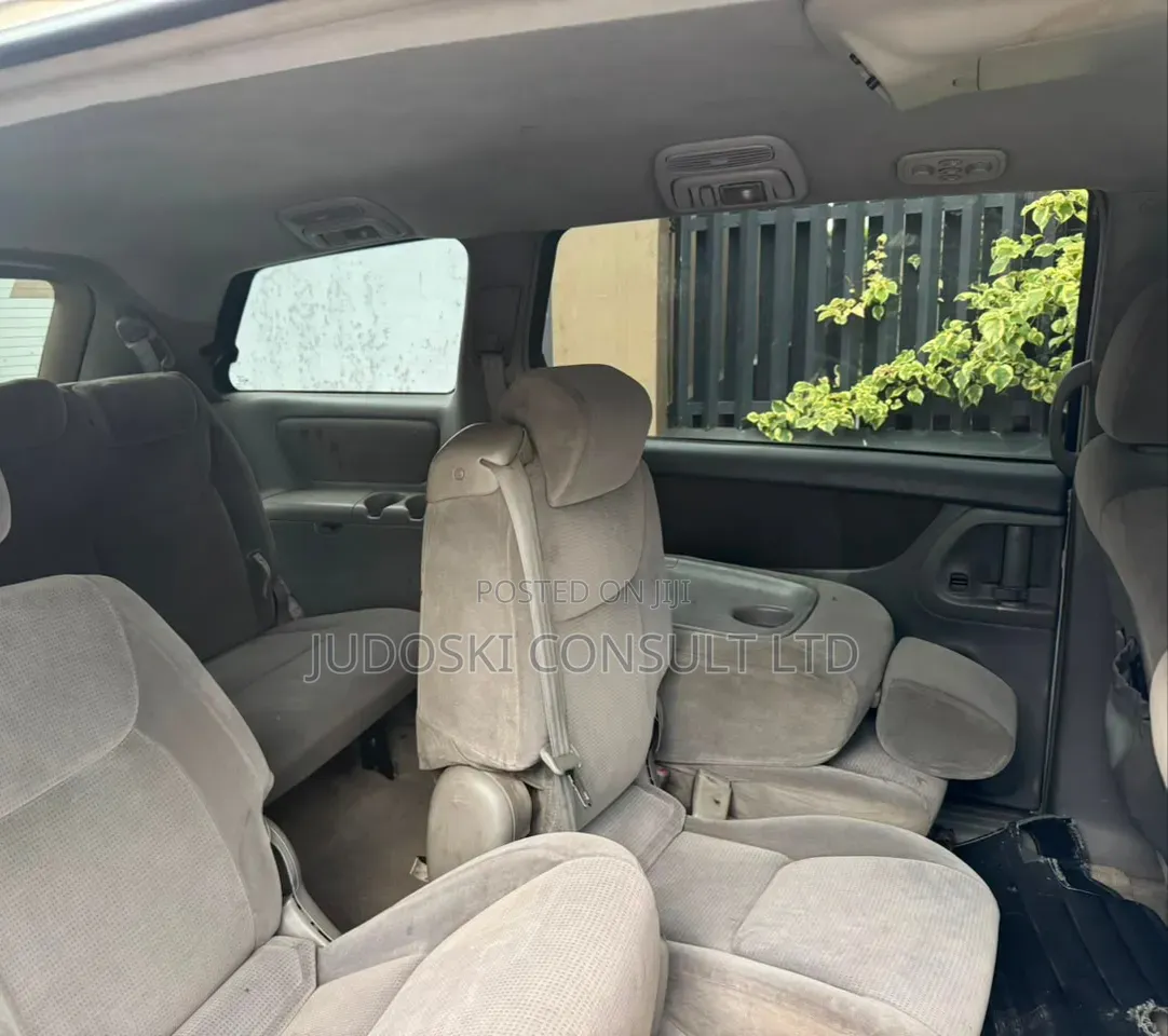 Toyota Sienna 2006 Gold