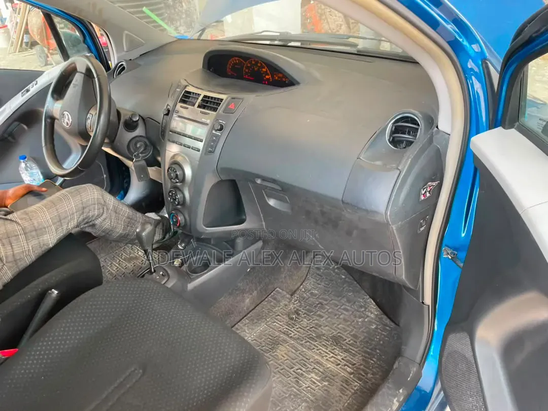 Toyota Yaris 2009 Blue
