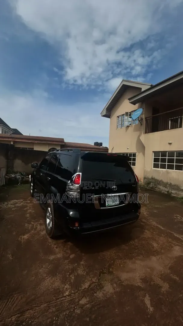 Toyota Land Cruiser Prado 2010 Black
