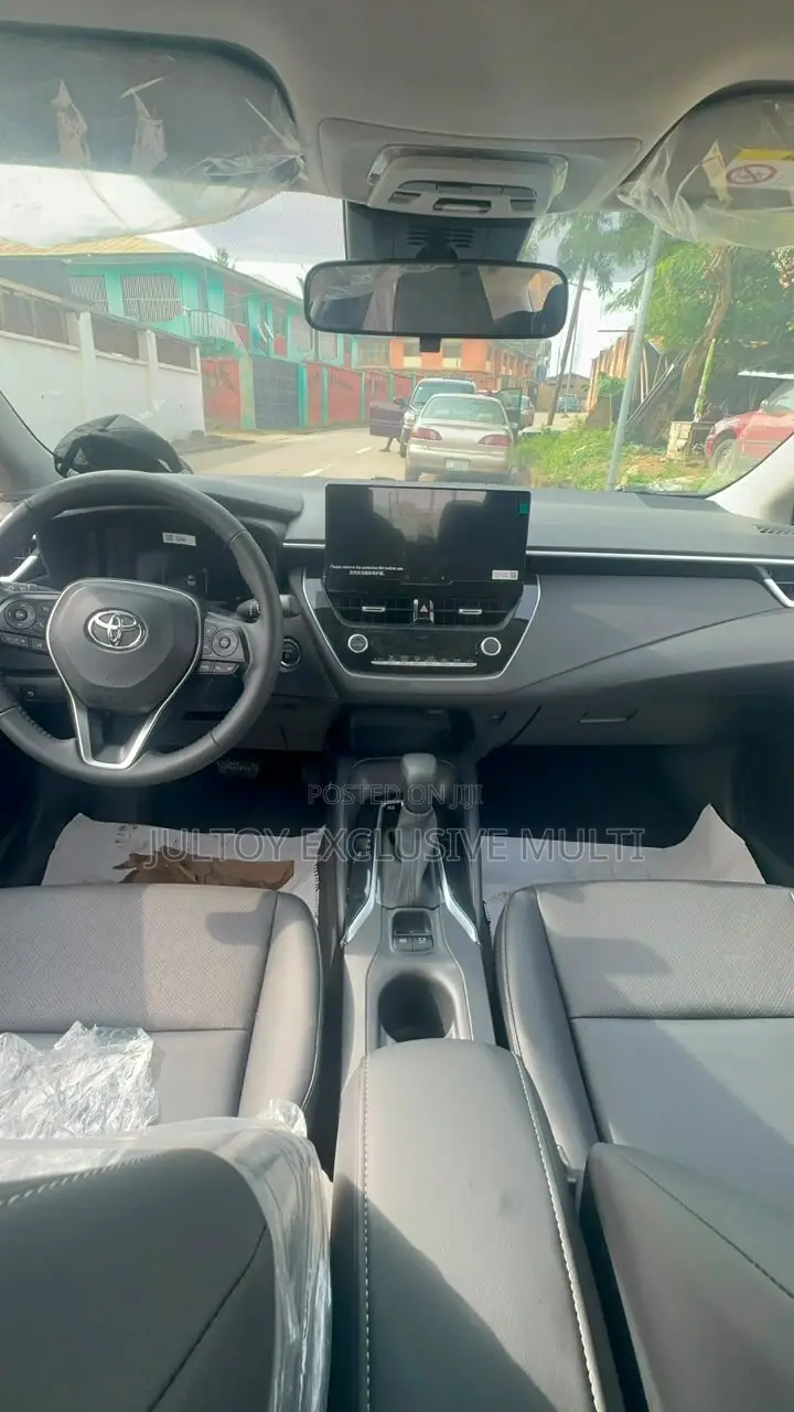 Toyota Corolla 2025 White