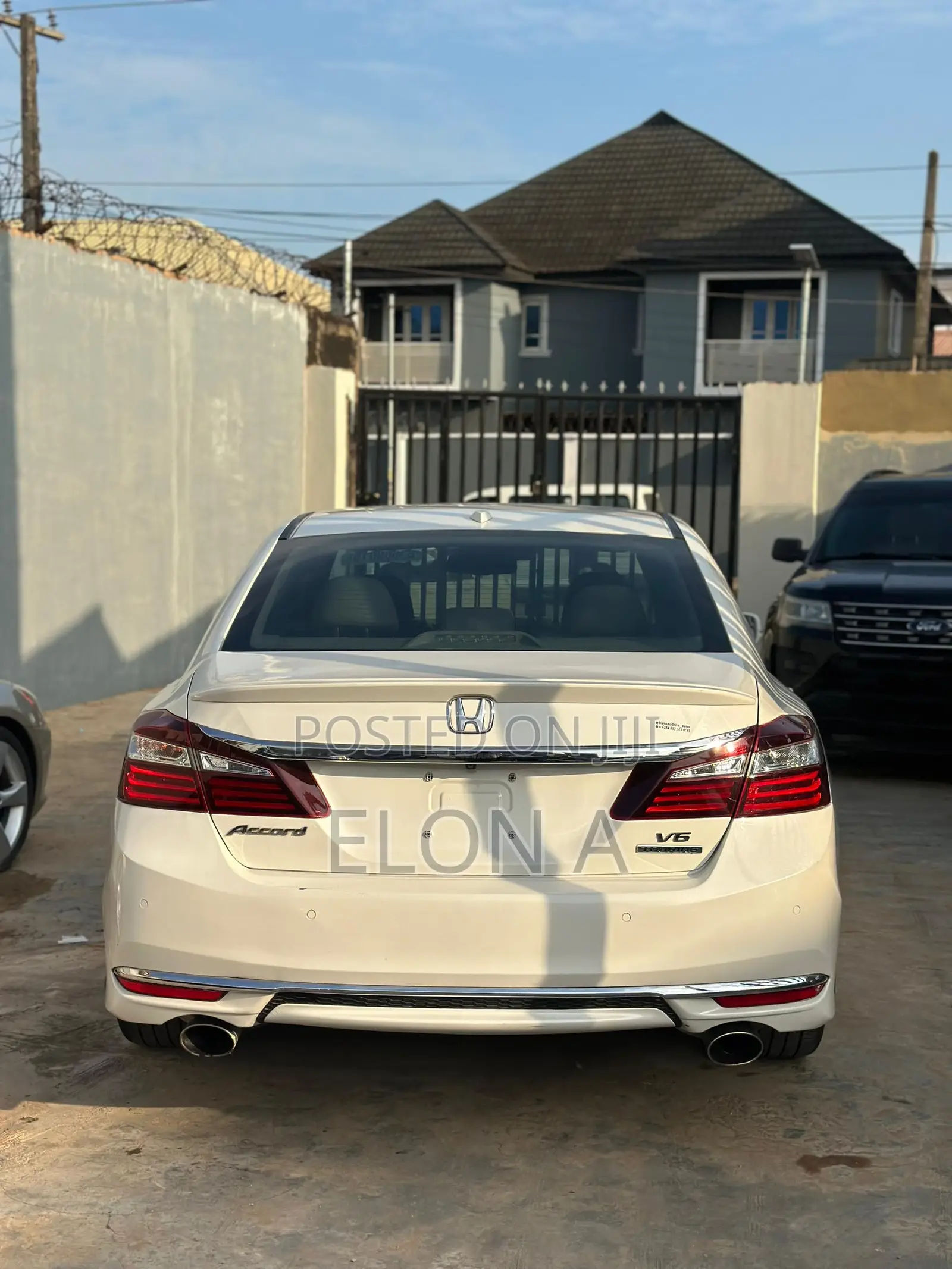 Honda Accord Touring 4dr Sedan FWD (3.5L 6cyl 6A) 2016 White