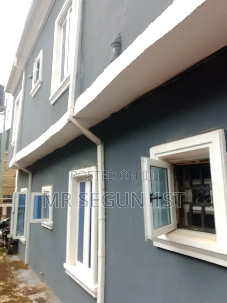 2bdrm Block of Flats in Peace Estate, Akala Express for rent