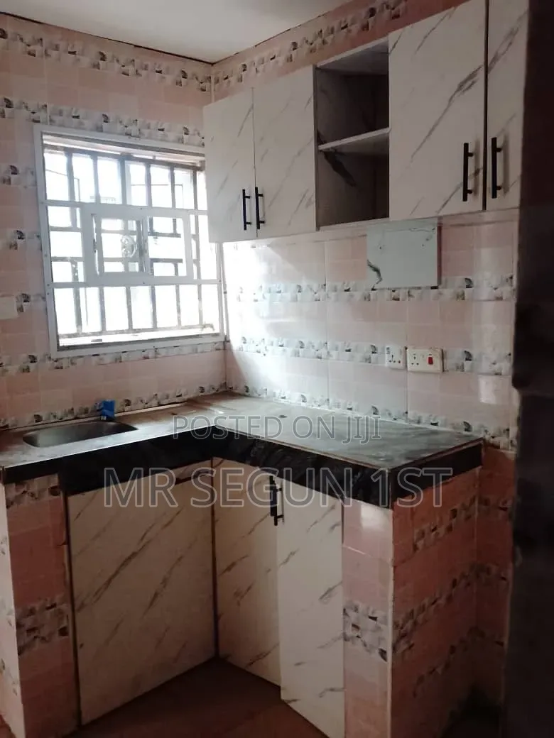 2bdrm Block of Flats in Peace Estate, Akala Express for rent