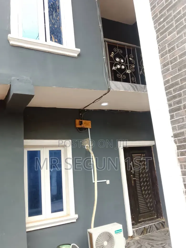 2bdrm Block of Flats in Peace Estate, Akala Express for rent