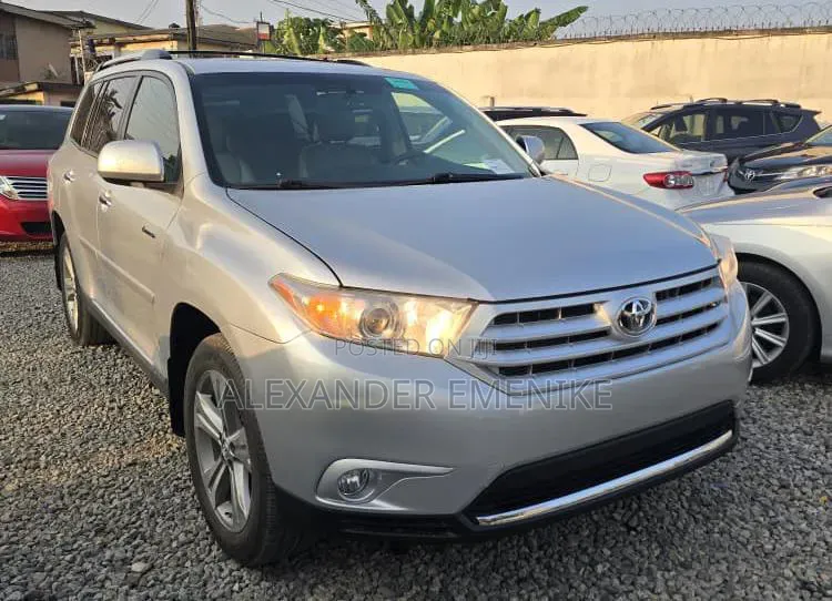 Toyota Highlander 2012 Silver