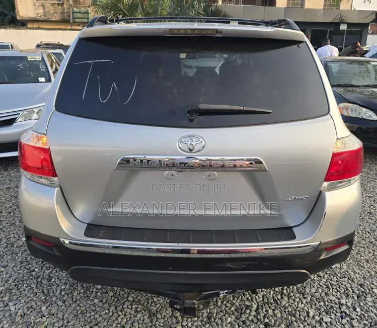 Toyota Highlander 2012 Silver